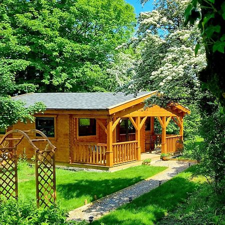 Glyndwr Vineyard Hotel Каубридж Екстериор снимка