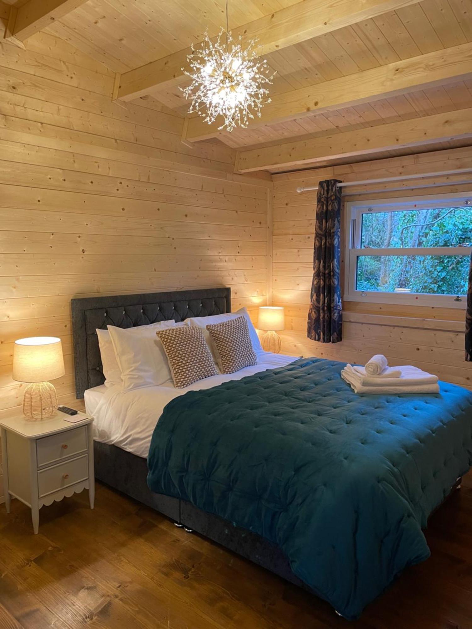 Glyndwr Vineyard Hotel Каубридж Екстериор снимка